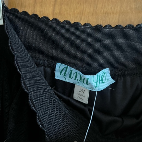 NWT Francesca’s Tulle Skirt with Flower Trim - Picture 3 of 6